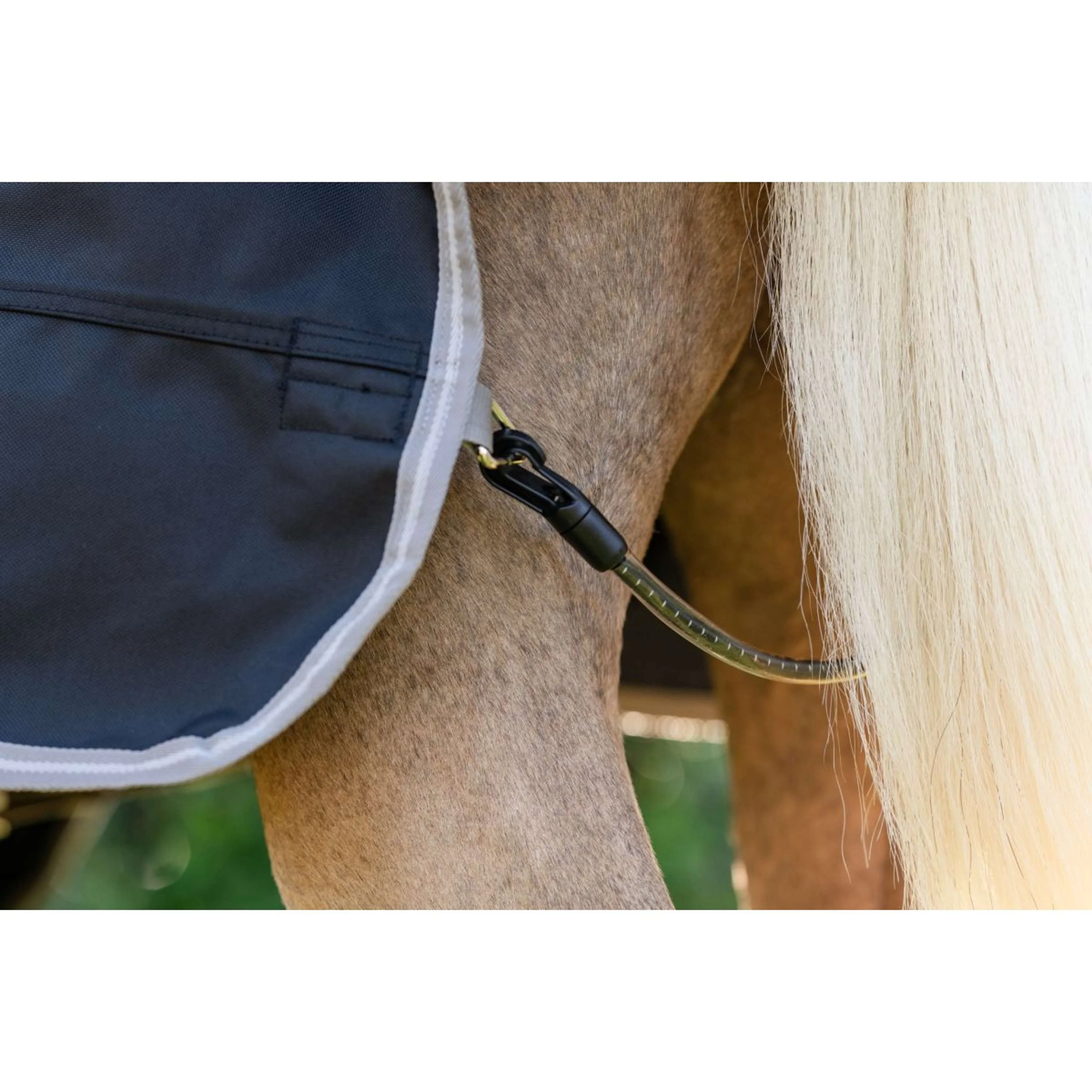 Amigo Turnout Rug 1200D Pony 250g Black/Titanium Grey/Silver - Image 7