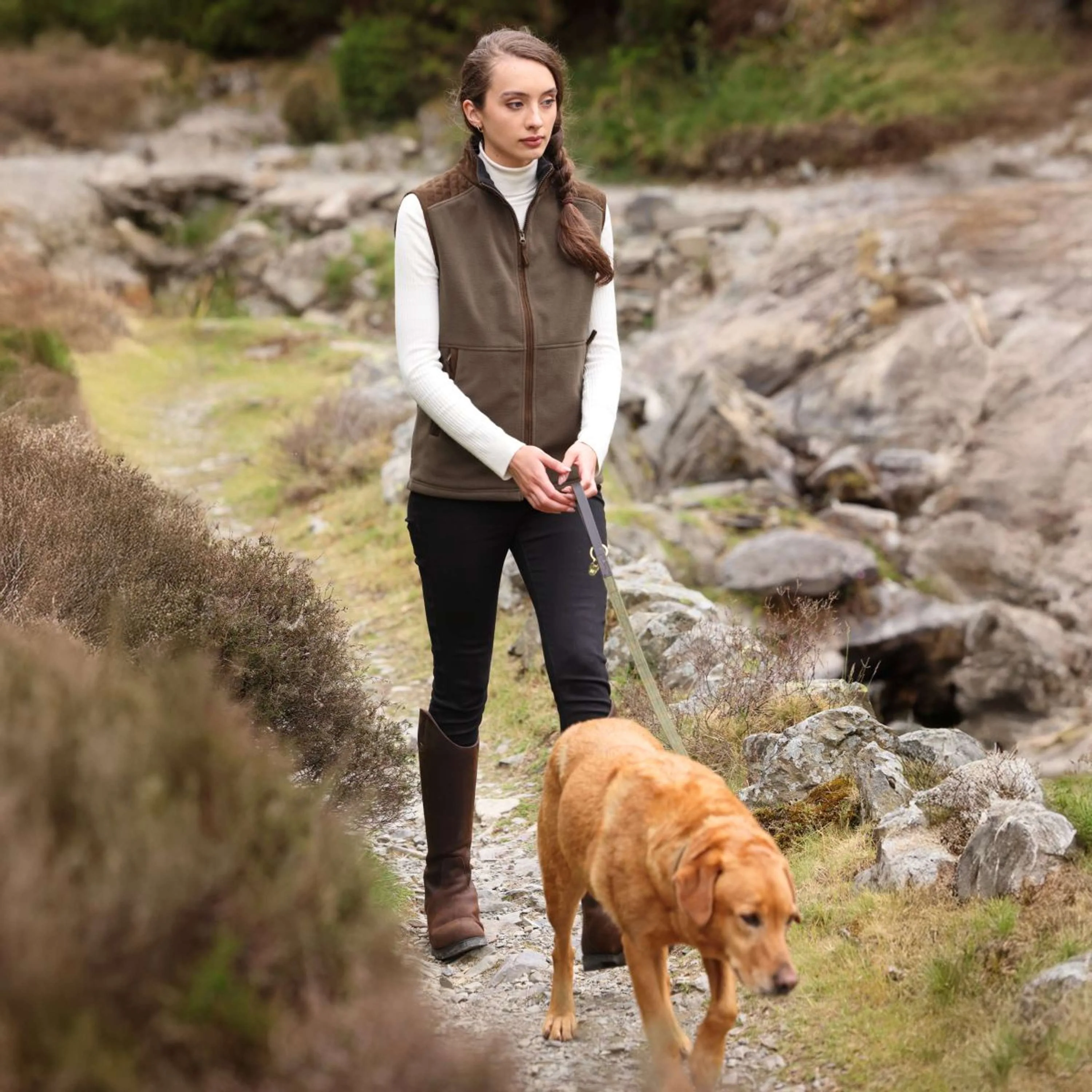 Aubrion by Shires Bodychauffant Heritage Fleece Olive foncé - Image 23