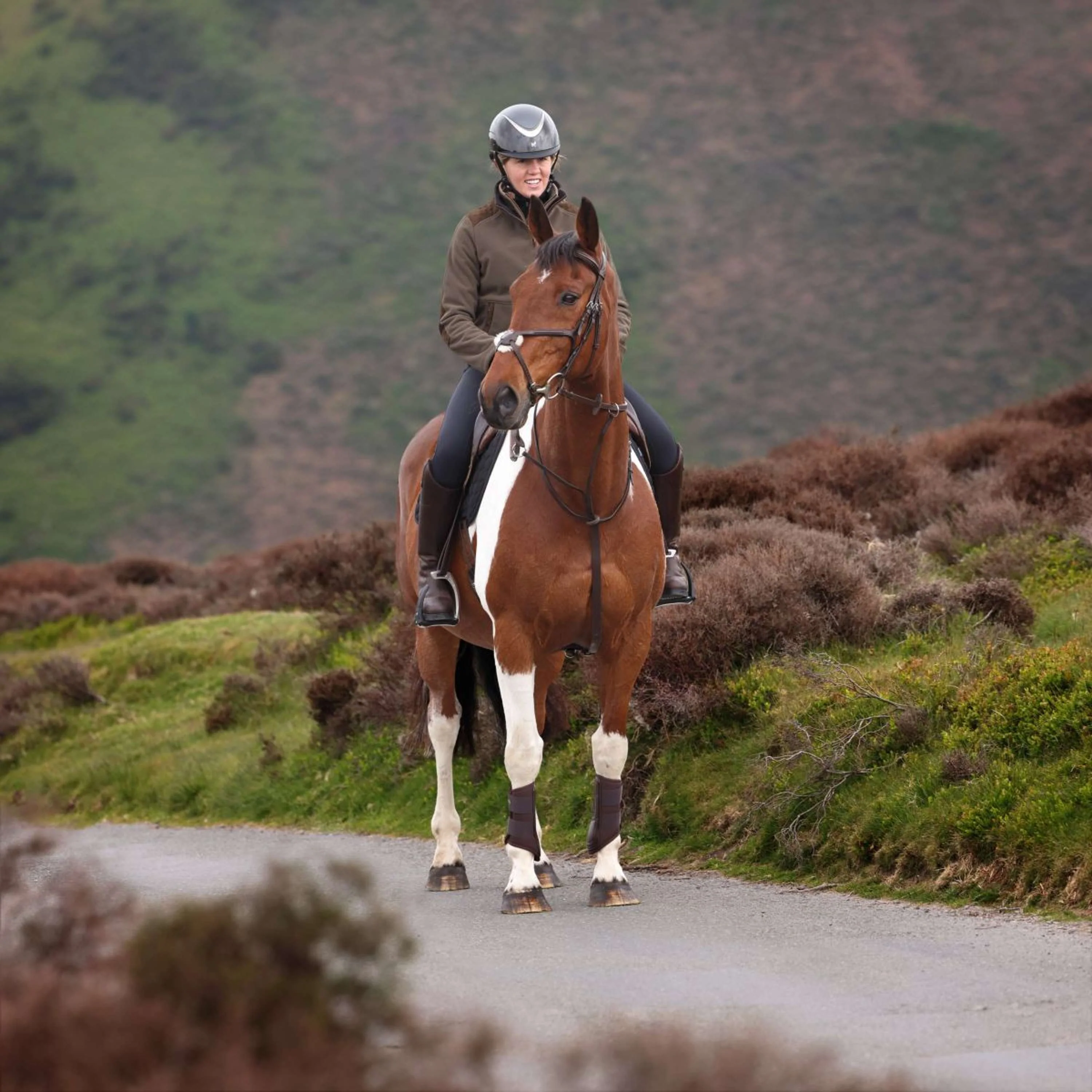 Aubrion by Shires Pull Heritage Fleece Olive foncé - Image 48