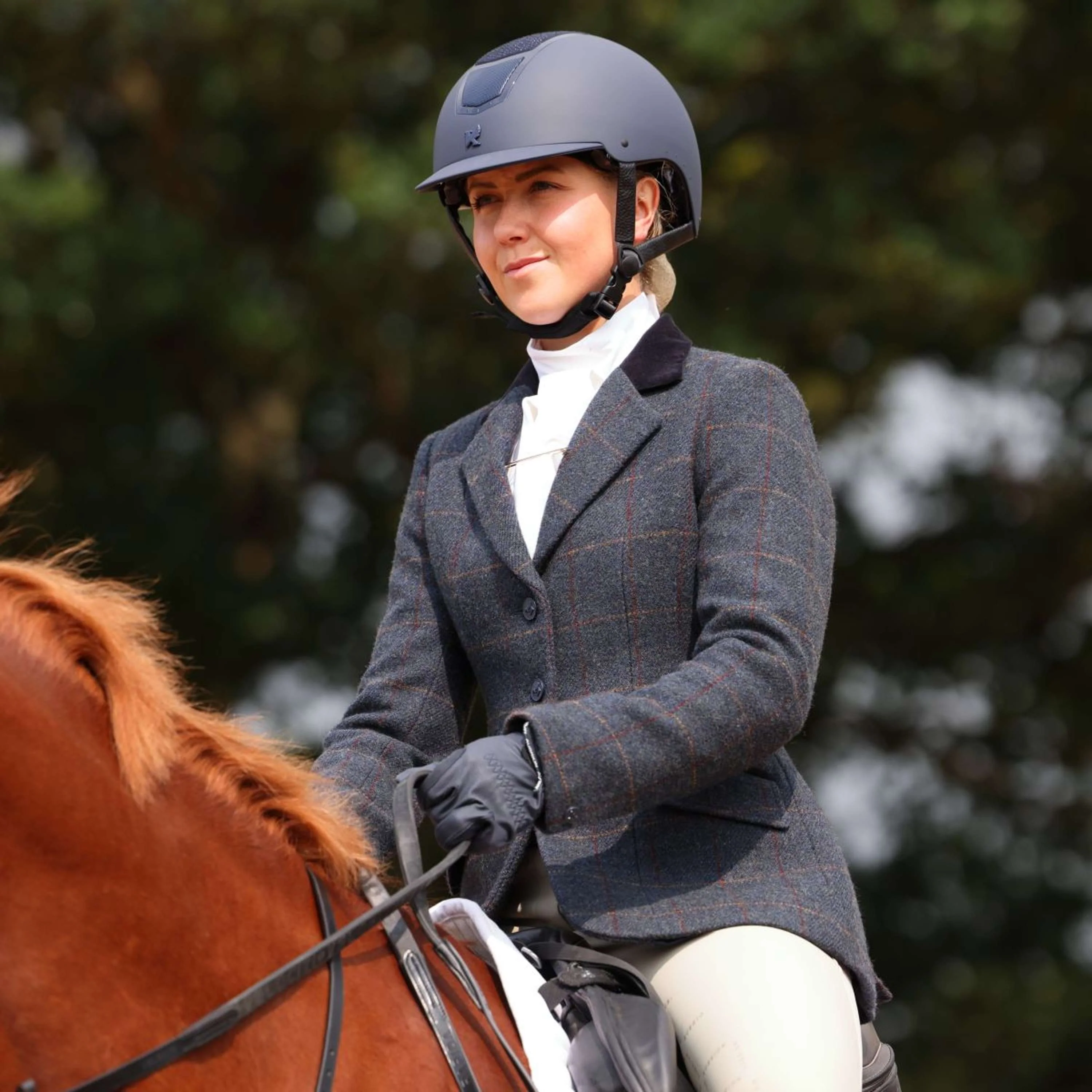 Aubrion by Shires Veste de Concours Saratoga Juniper Navy Check - Image 17