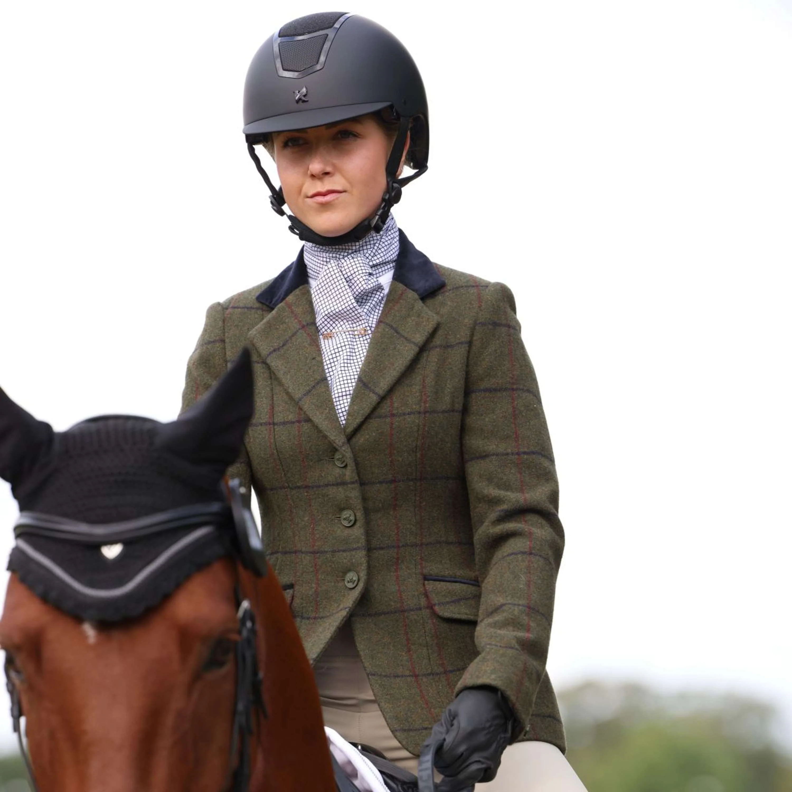 Aubrion by Shires Veste de Concours Saratoga Spruce Vert Check - Image 9