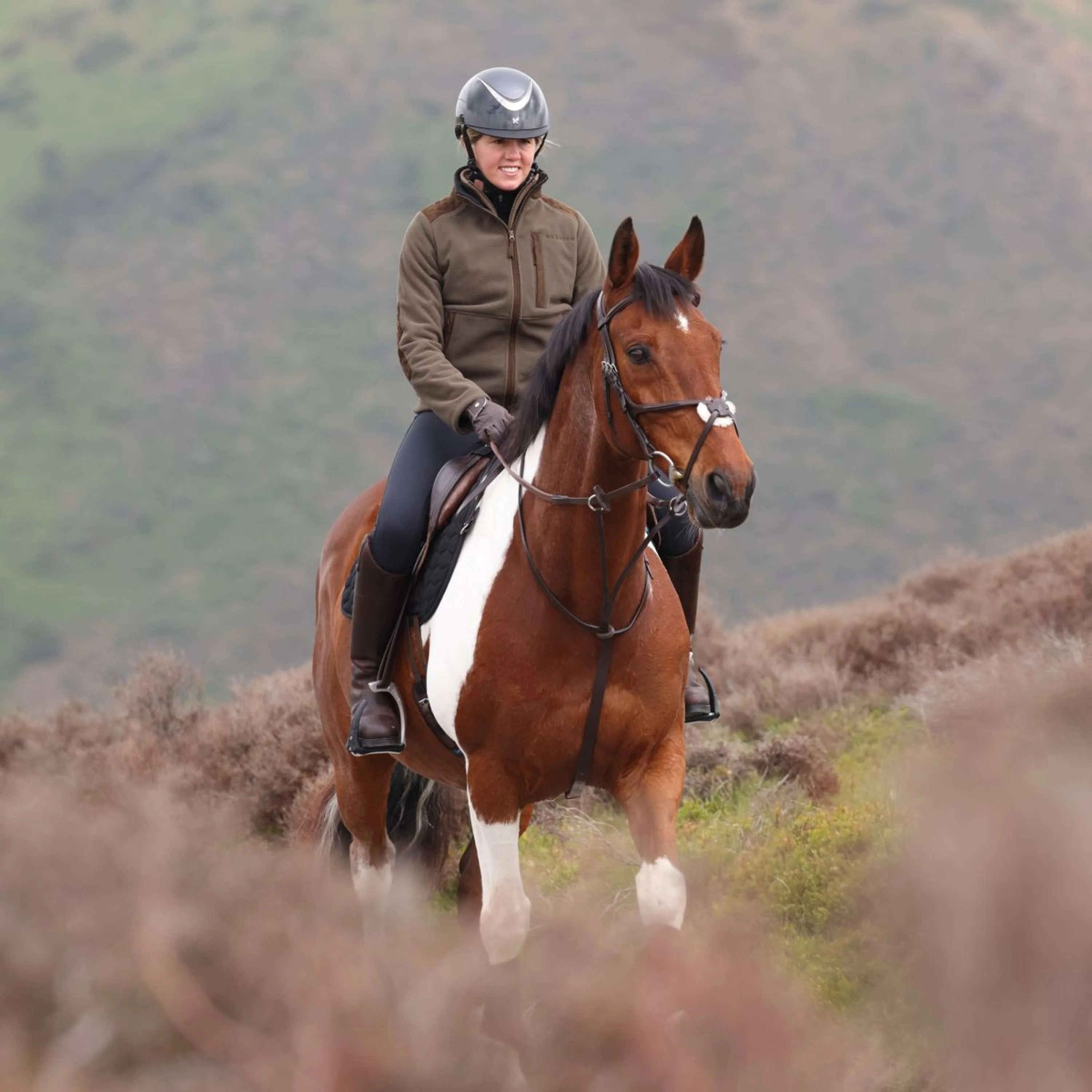 Aubrion by Shires Veste Heritage Fleece Olive foncé - Image 17