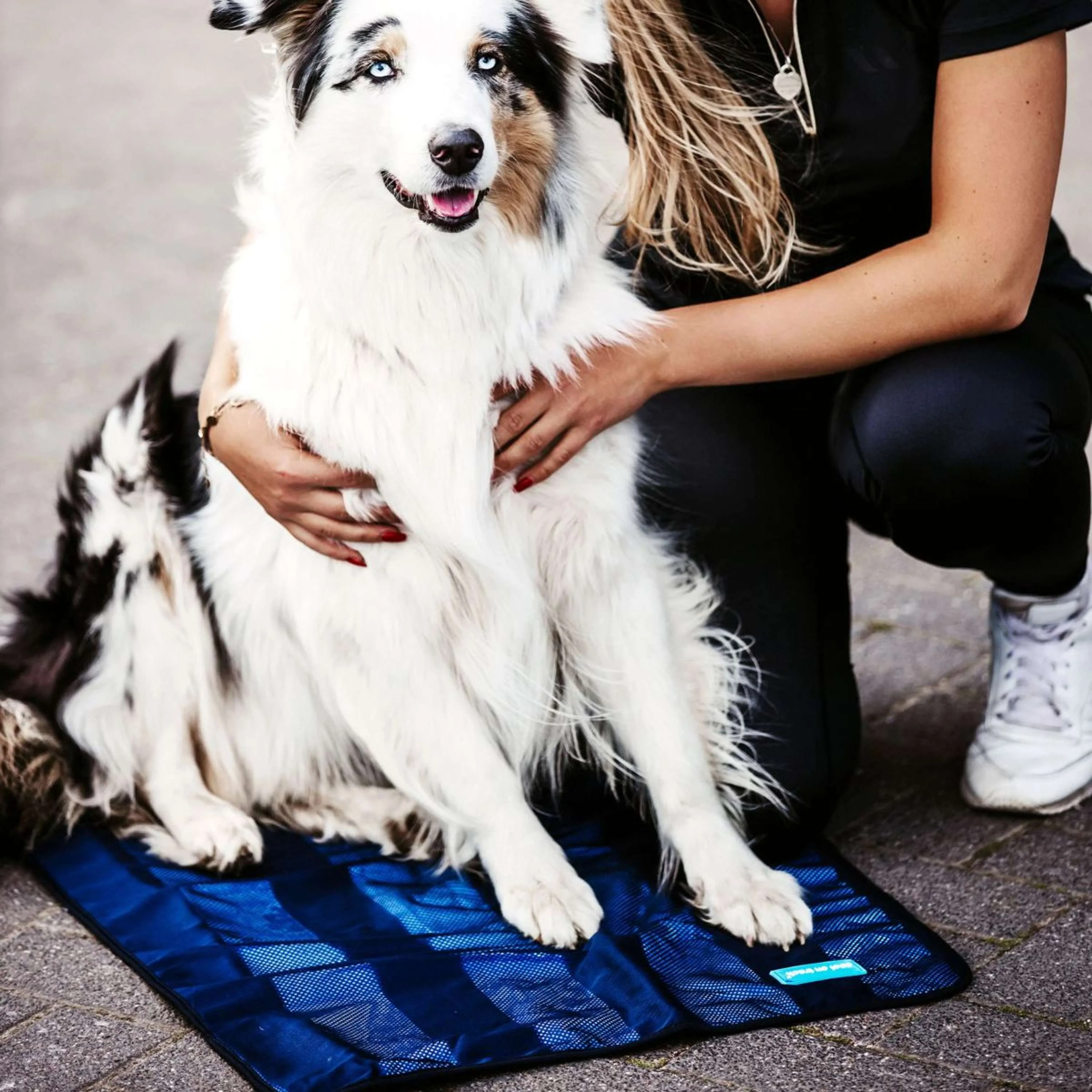 Back on Track Cooling Towel Bleu - Image 4