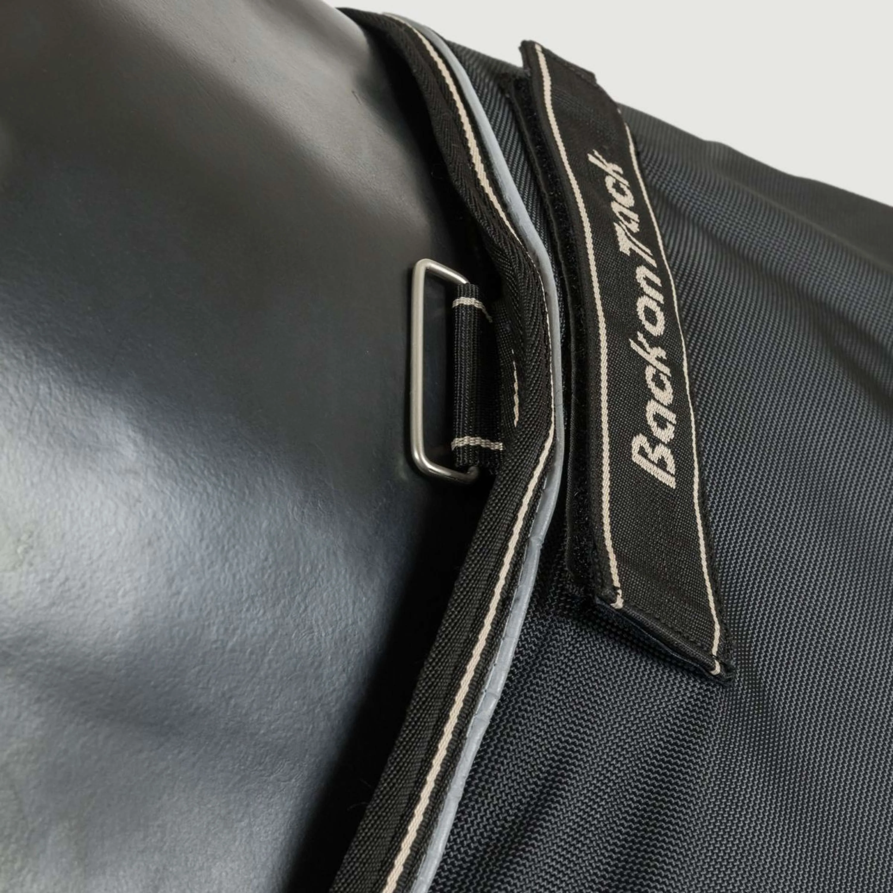 Back on Track Couverture d'Extérieur Obsidian 300g avec Couvre-cou Amovible Noir - Image 6