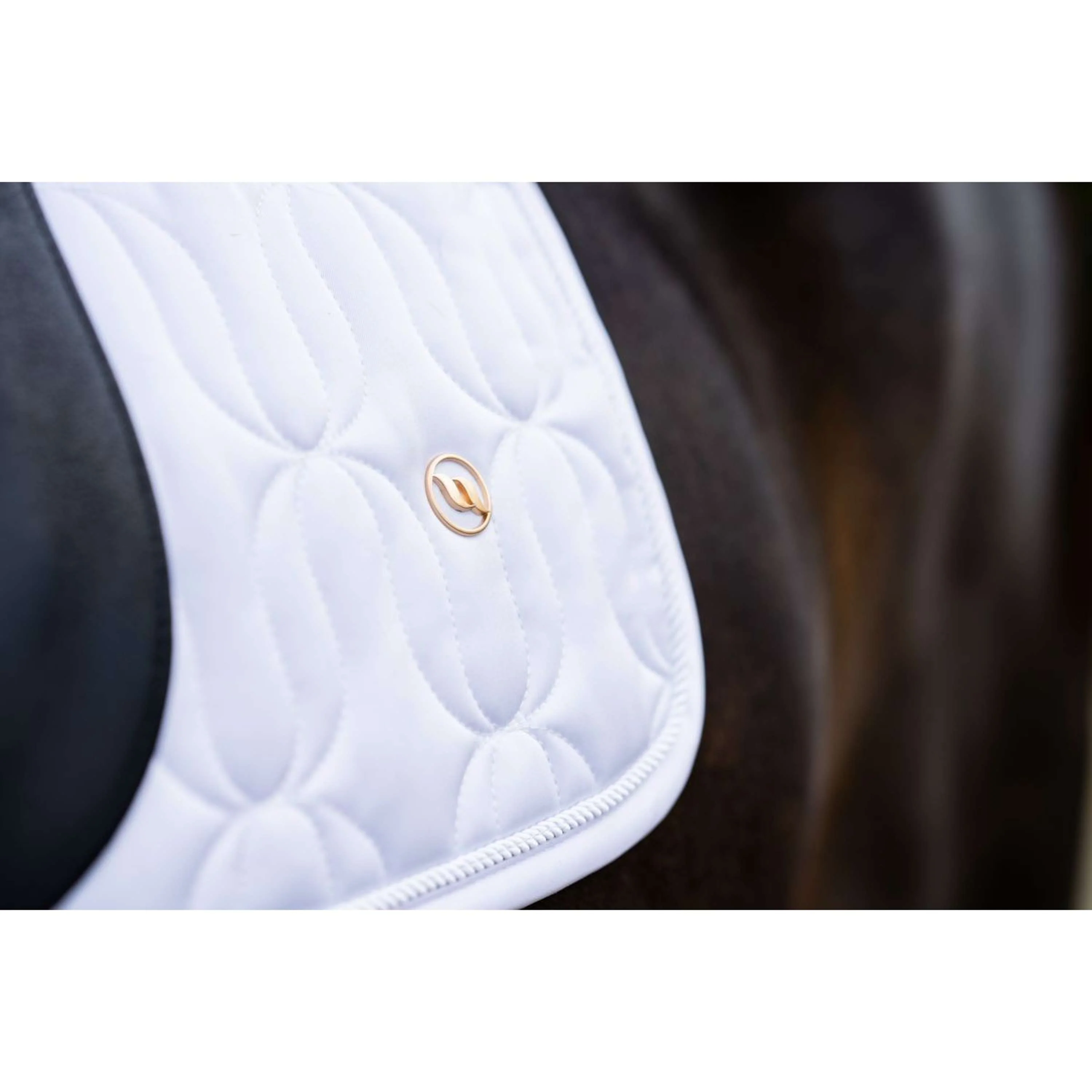 Back on Track Tapis de Selle Deep Nights Dressage Blanc - Image 4