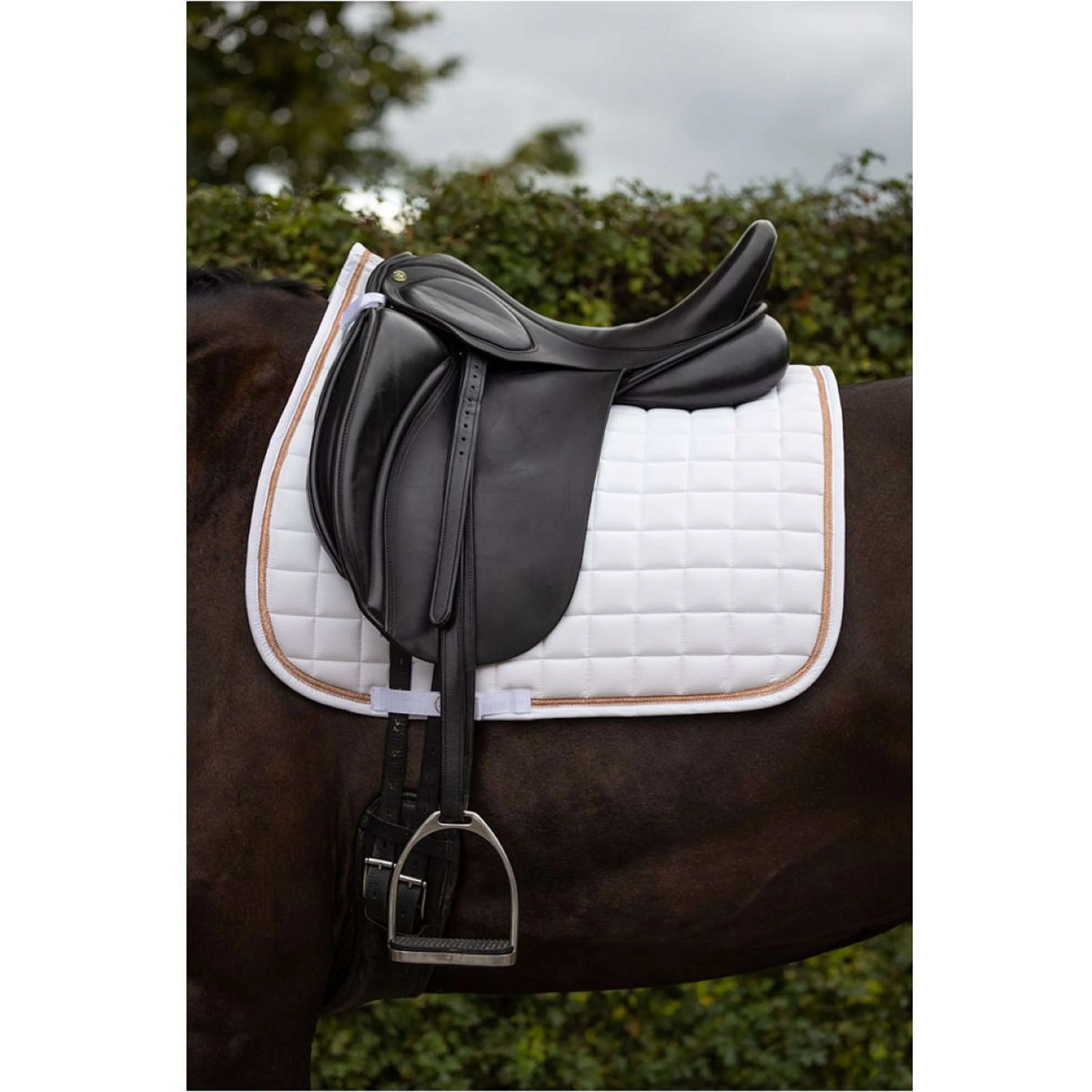 BR Tapis de Selle Liverpool Dressage Blanc - Image 4