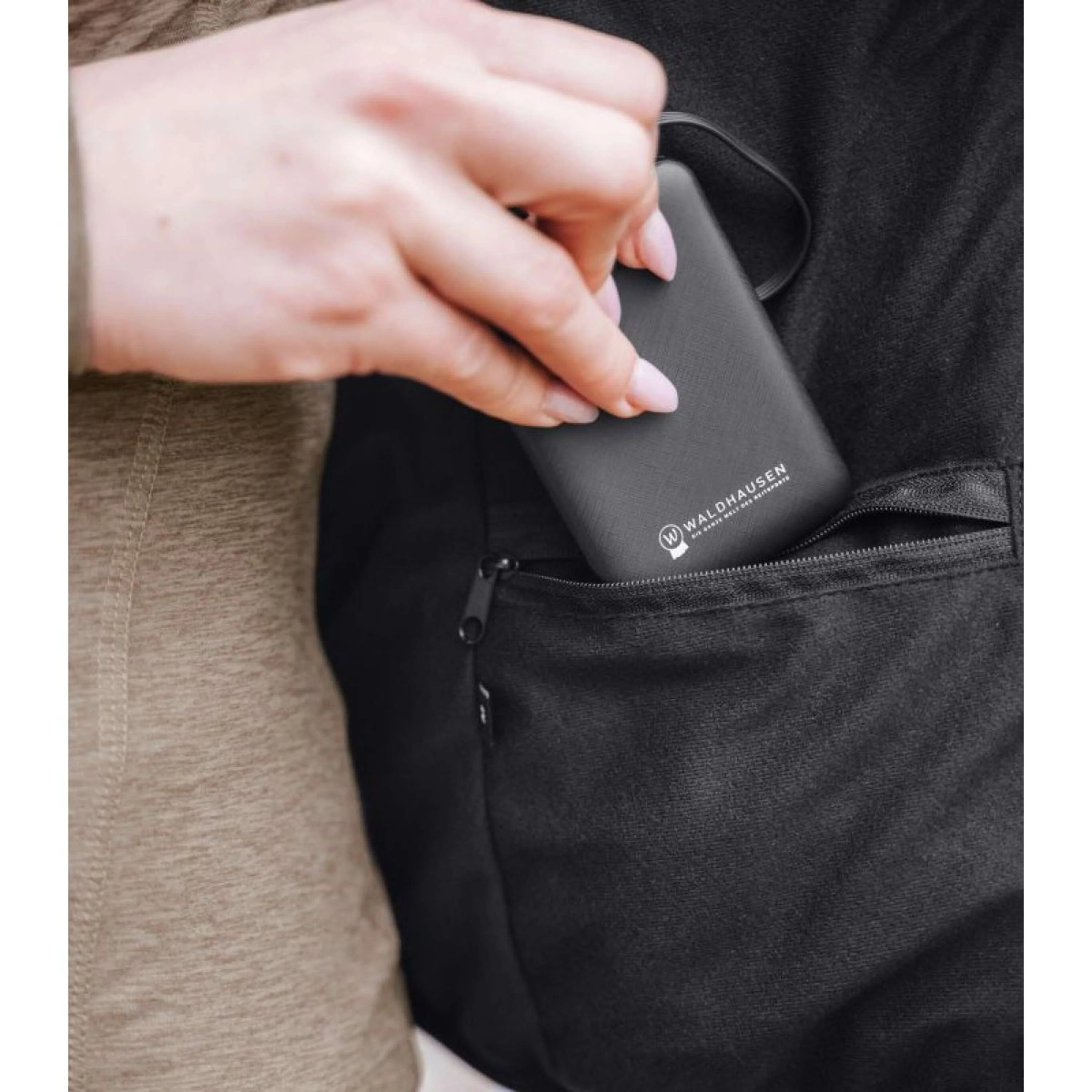 ELT Powerbank 5000mAh Noir - Image 2
