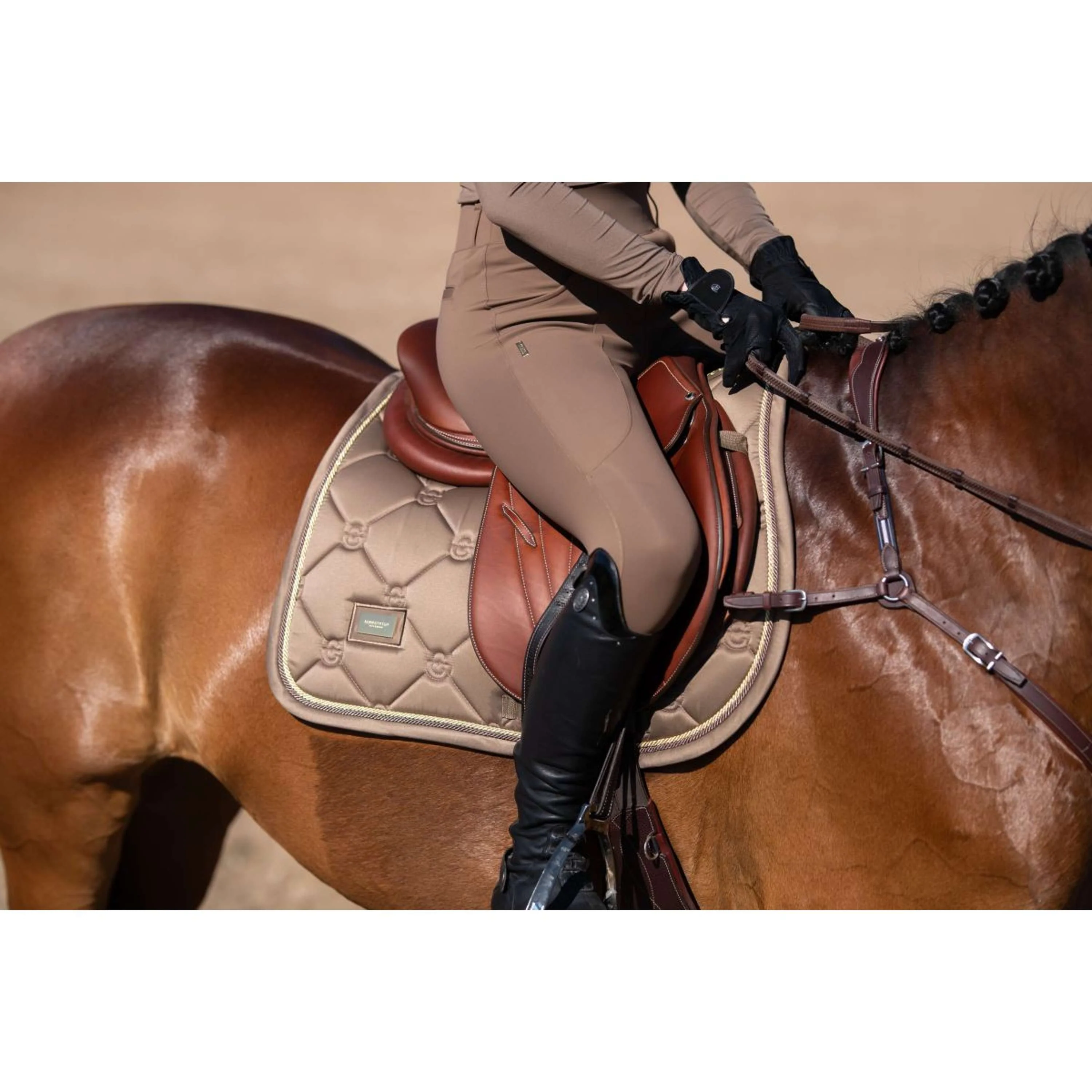 Equestrian Stockholm Tapis de Selle de Saut Champagne - Image 5