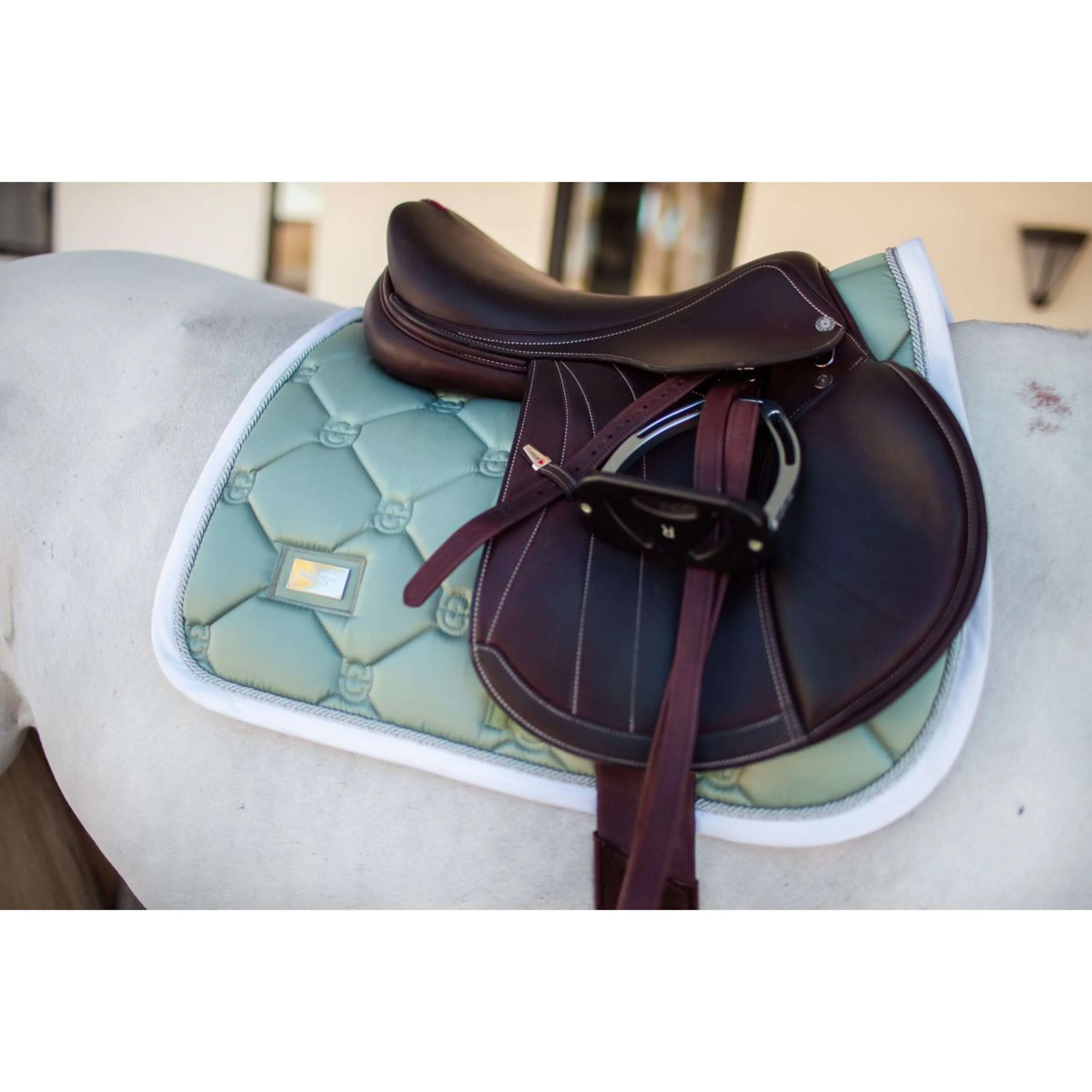 Equestrian Stockholm Tapis de Selle de Saut Pistachio White - Image 2
