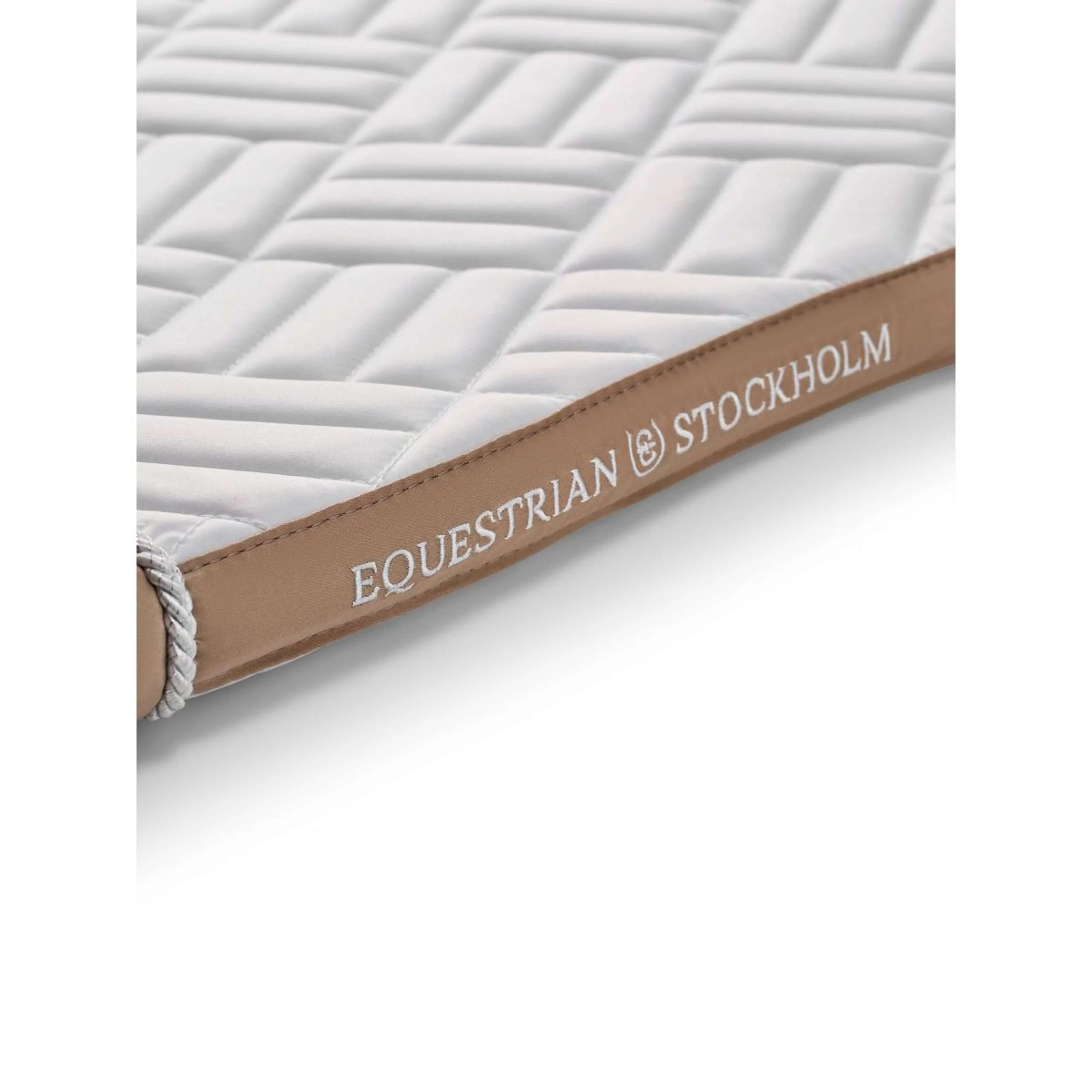 Equestrian Stockholm Tapis de Selle Modern de Saut White Sand - Image 6