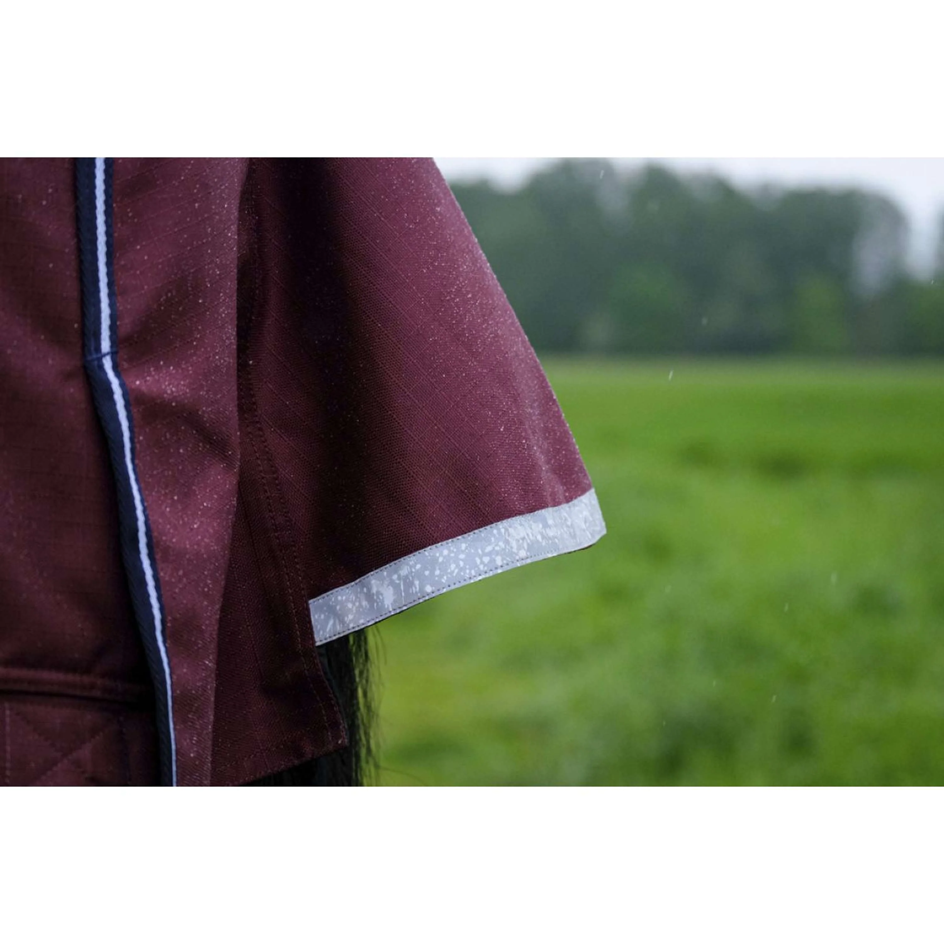 EQUITHÈME Couverture d'Extérieur Tyrex 1200D 150g High Neck Bordeaux - Image 4