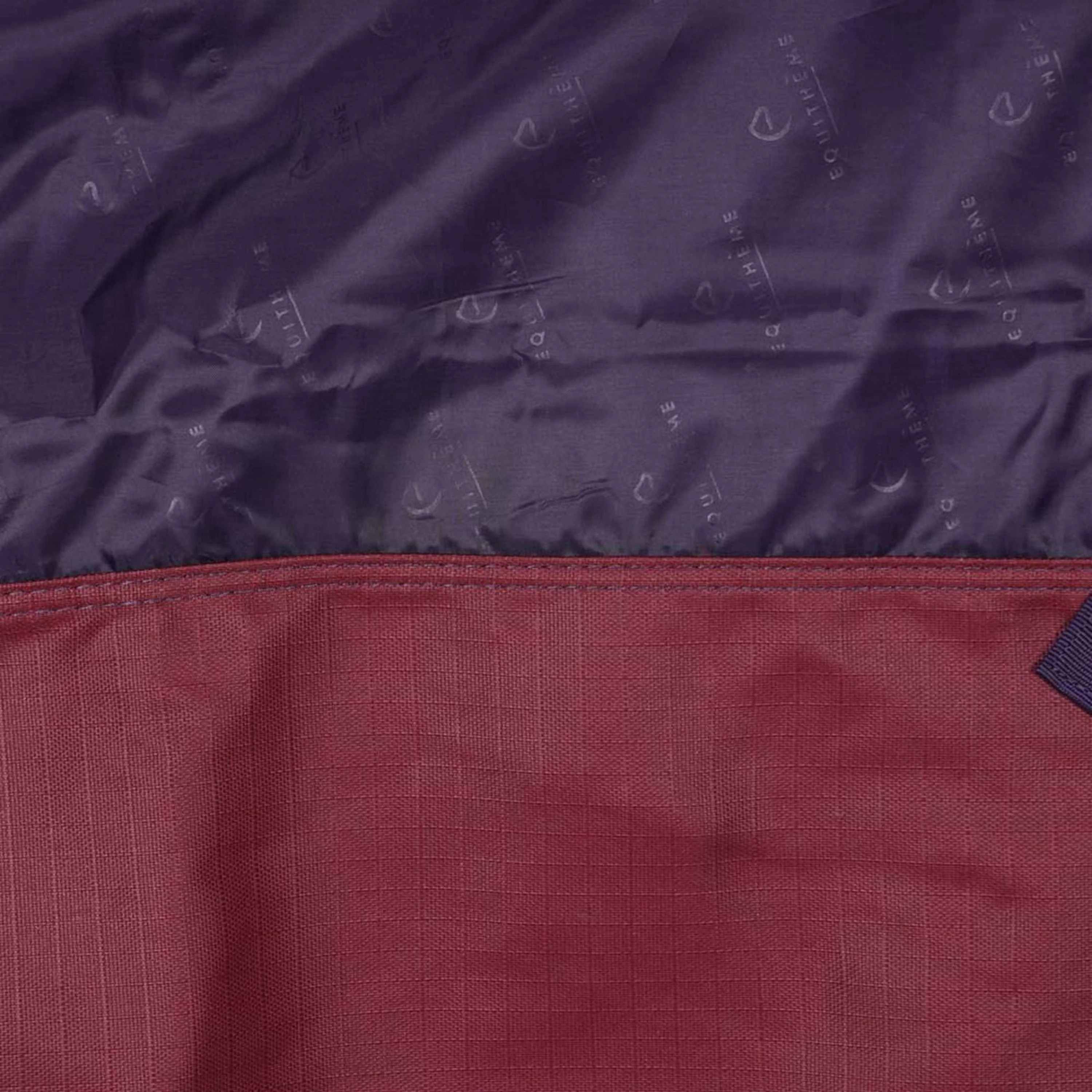 EQUITHÈME Couverture d'Extérieur Tyrex 1200D 150g avec Demi Cou Marine/Bordeaux - Image 10