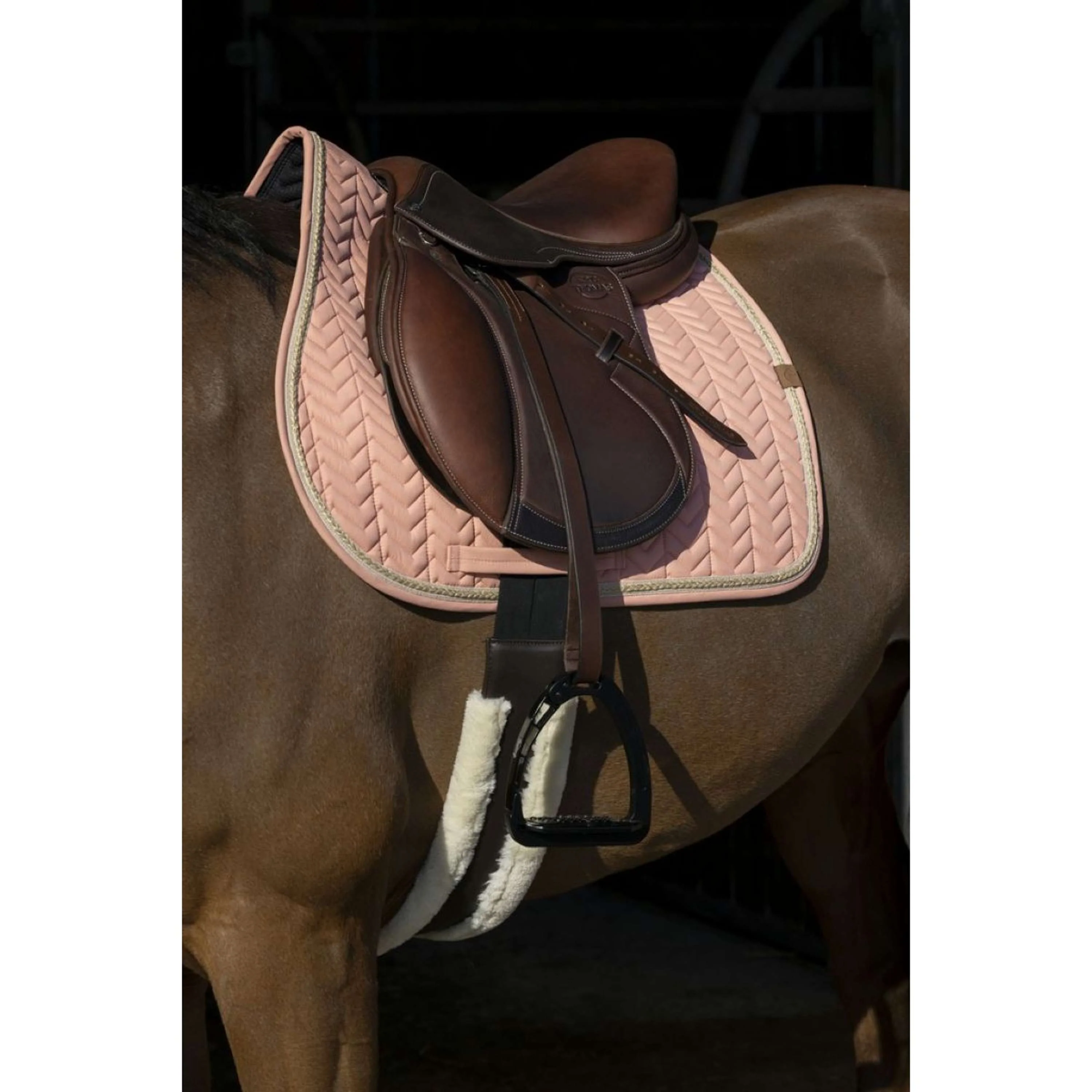 EQUITHÈME Tapis de Selle Softy Jumping Rose Saumon - Image 8