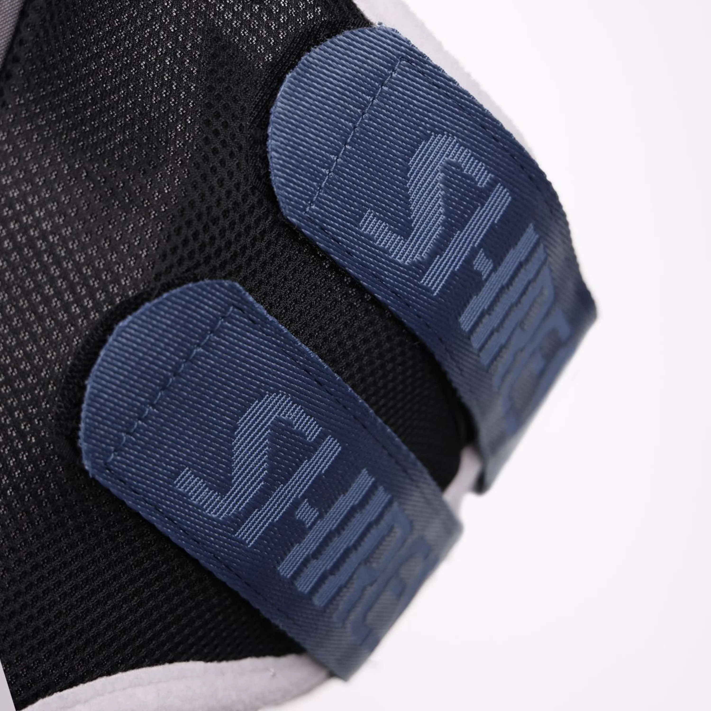 FlyGuard by Shires Masque Anti-Mouches Pro Air Motion avec Oreilles et Nez Deep Airforce Blue - Image 6