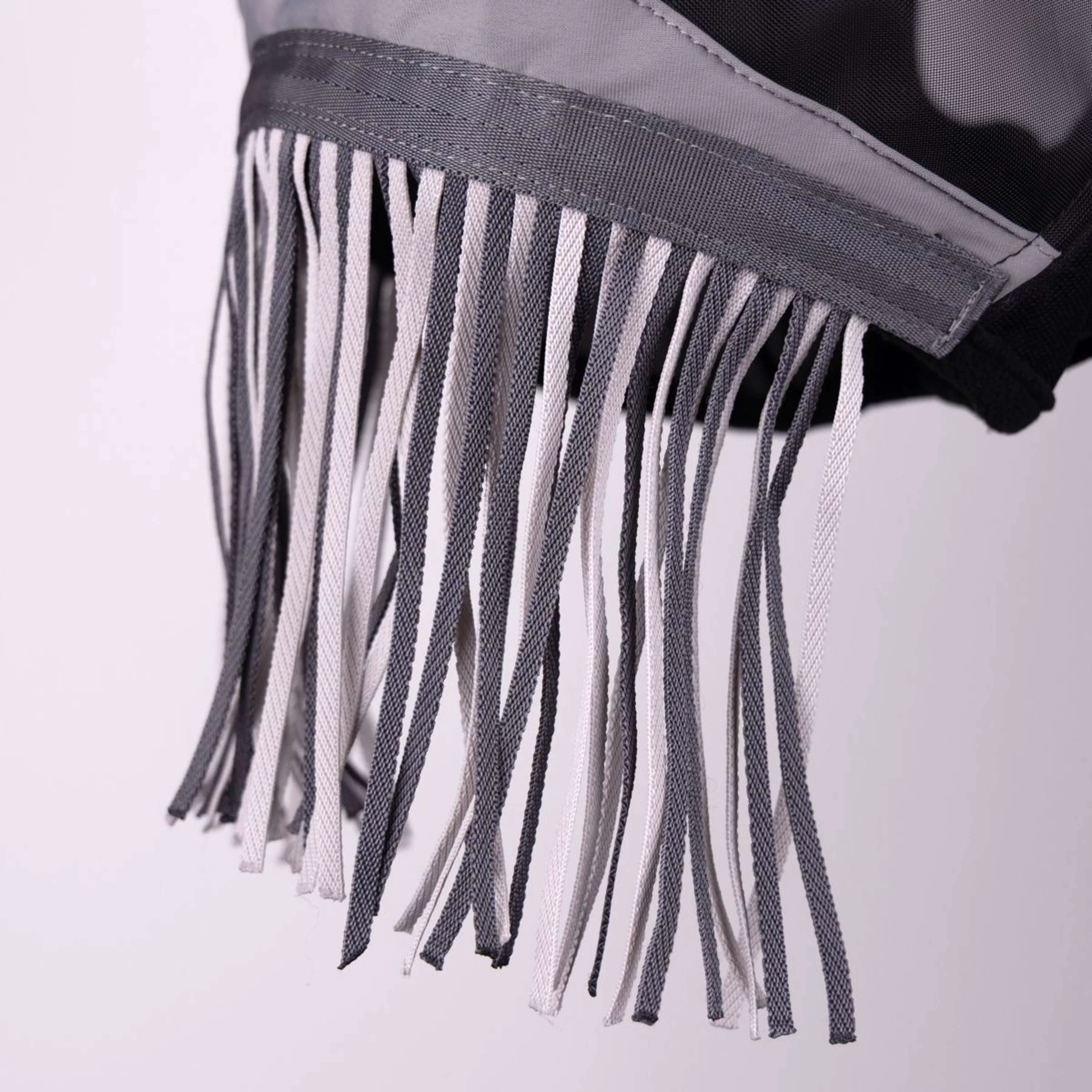 FlyGuard by Shires Masque Anti-Mouches Pro Fine Mesh avec Découpe D'oreille & Franges Nasales Jet - Image 3