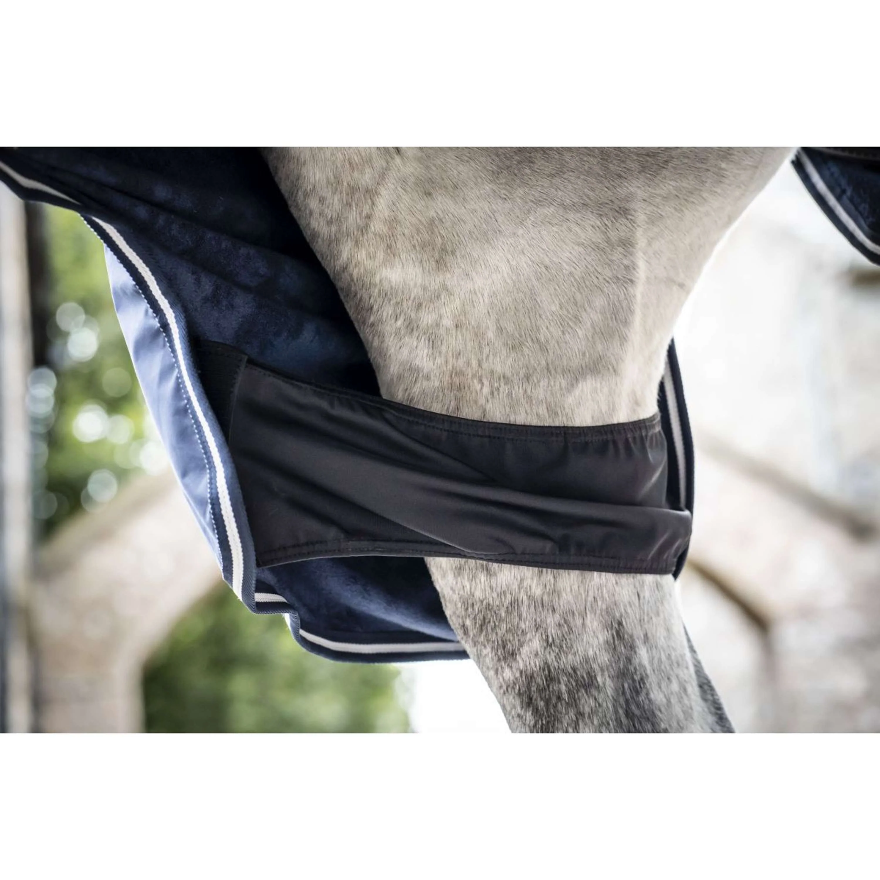 Horseware Show Ready Rug Navy/Navy/Silver - Image 6
