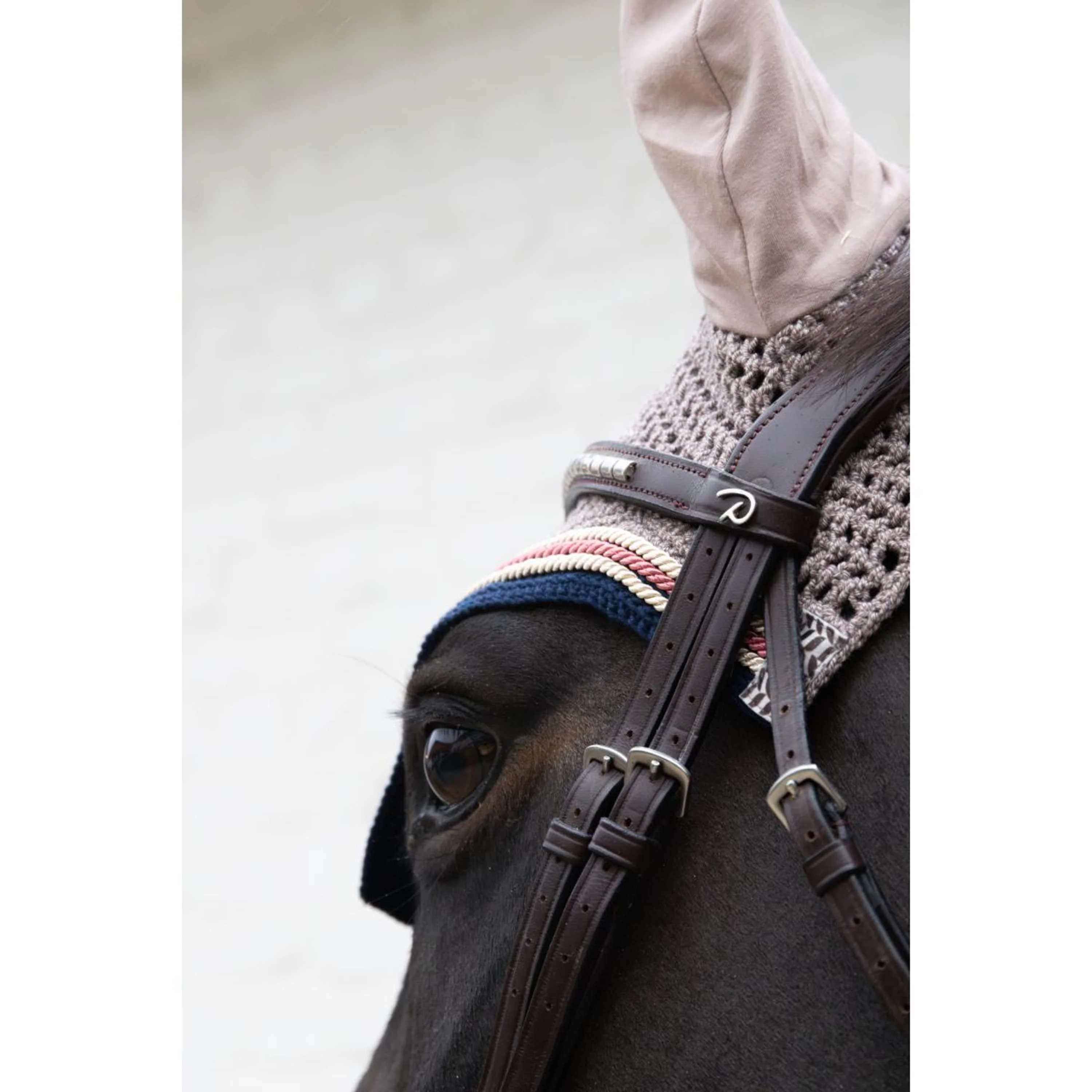 Kentucky Horsewear Bonnet Anti-Mouches Wellington Pied-de-Poule Bordeaux/Marine - Image 4
