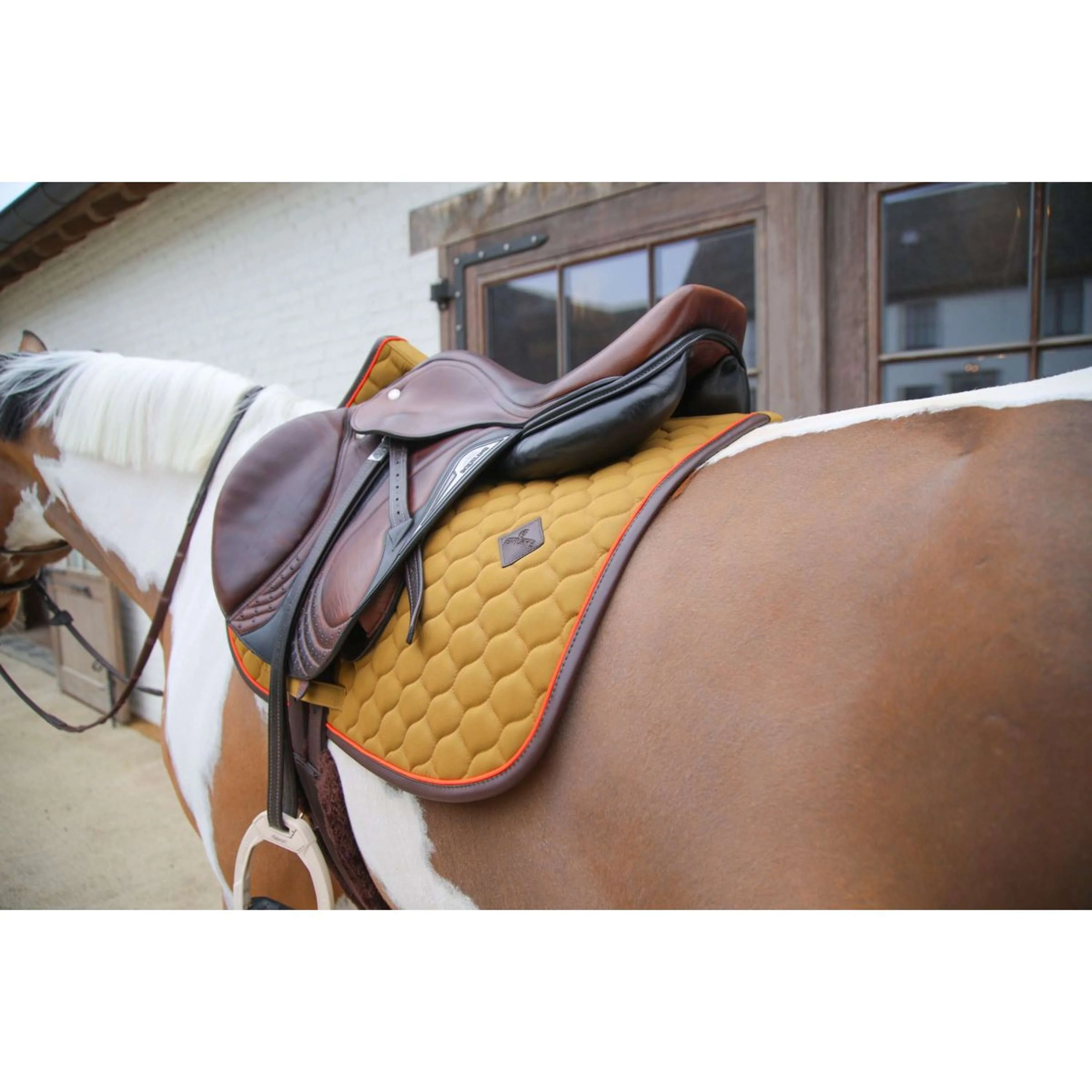 Kentucky Horsewear Tapis de Selle Onion Quilt Leather Neon de Saut Kaki - Image 6