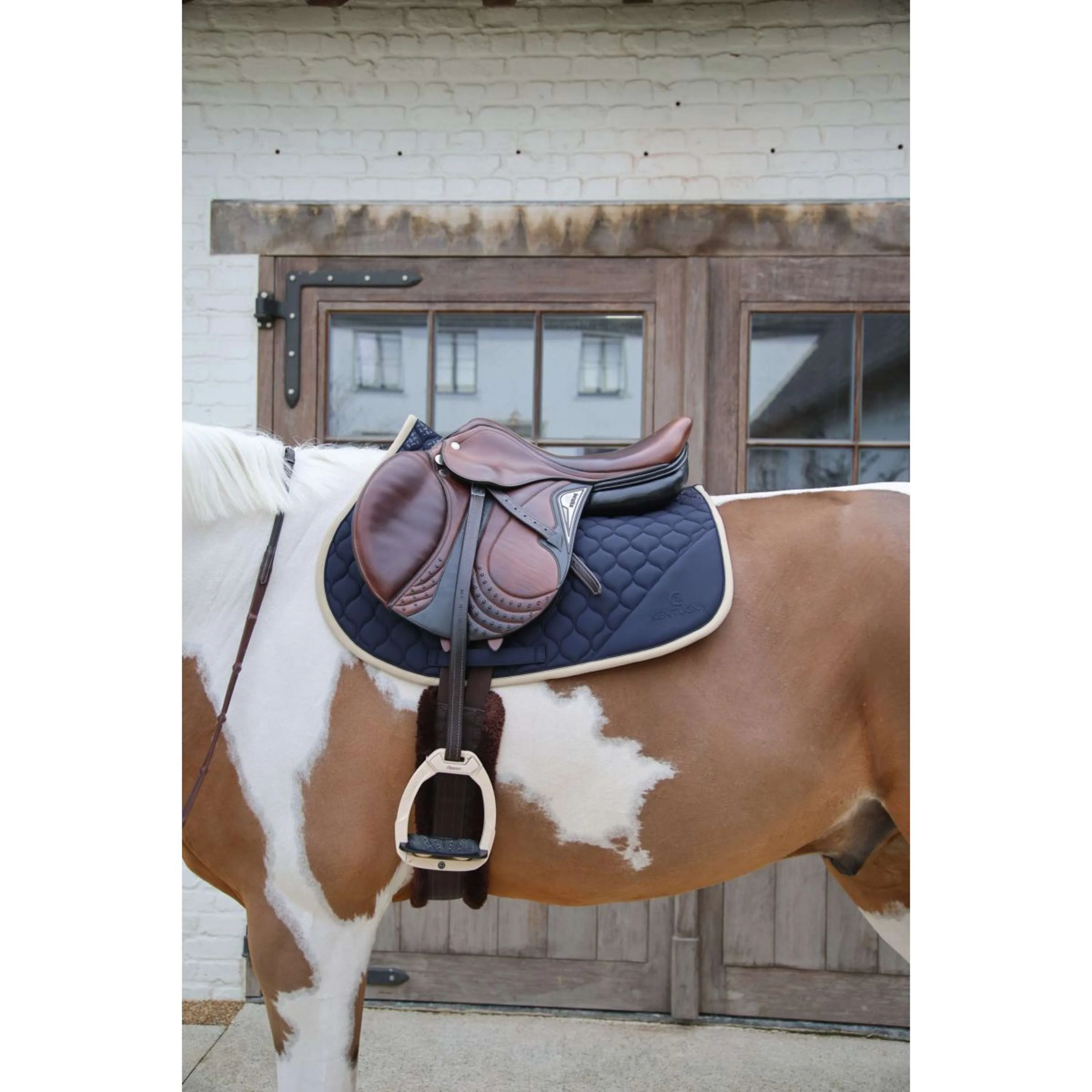 Kentucky Horsewear Tapis de Selle Softshell Onion Quilt de Saut Marin/Beige - Image 2