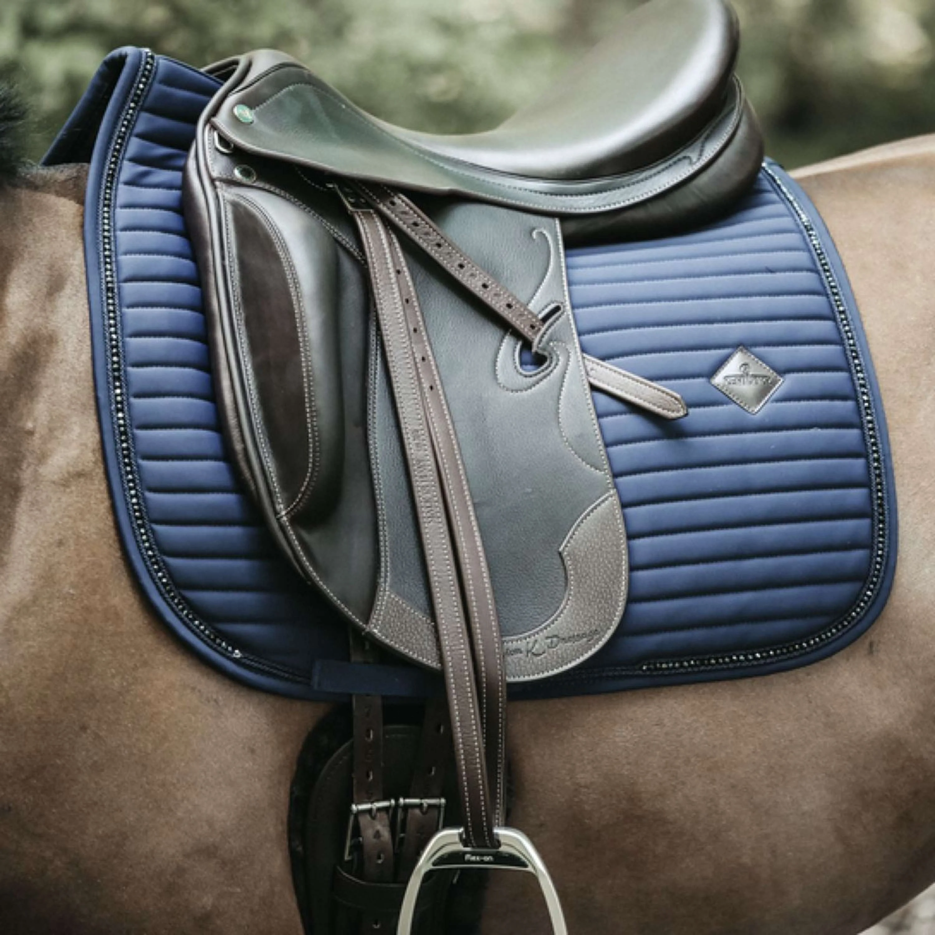 Kentucky Tapis de Selle de Dressage Pearls Marin - Image 2
