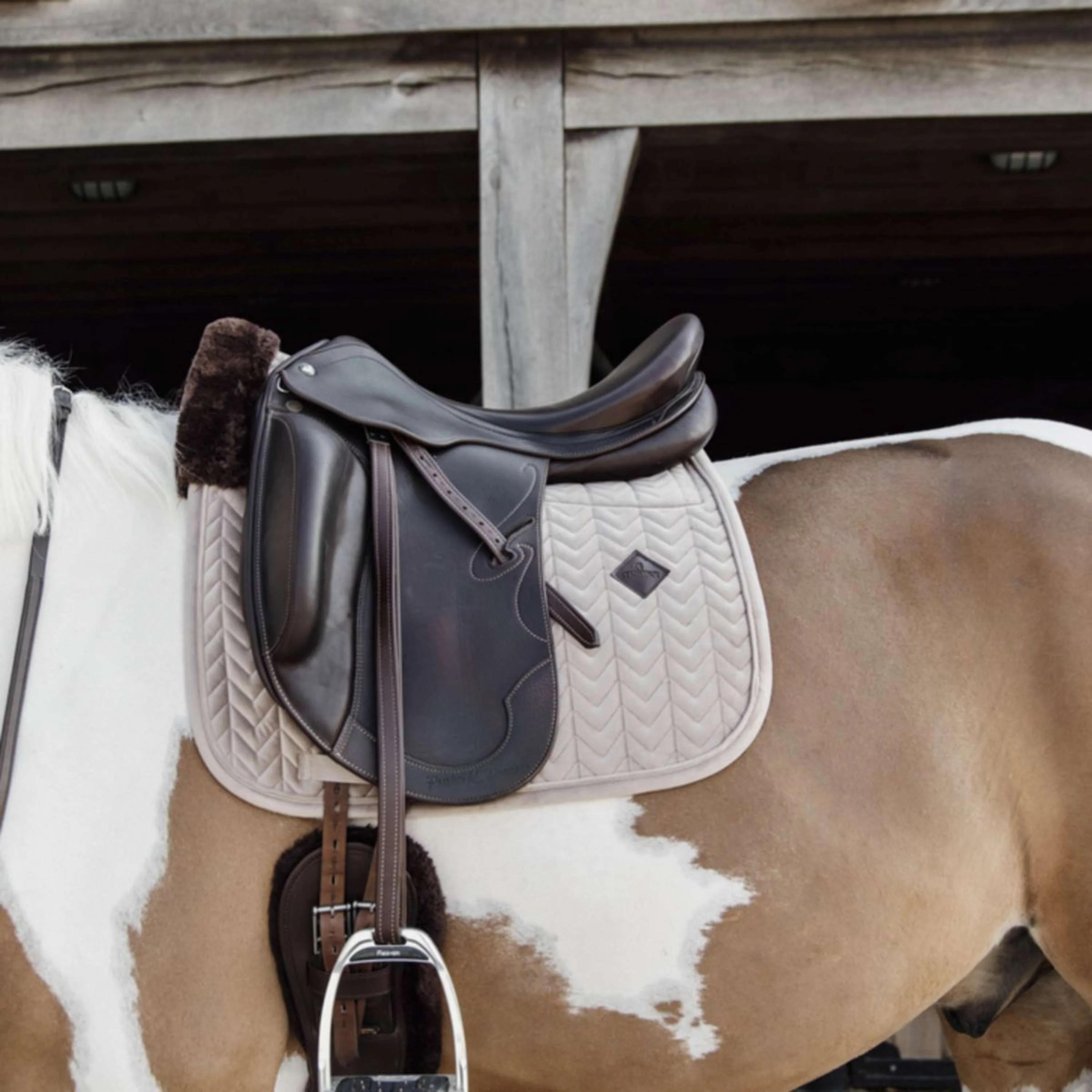 Kentucky Tapis de Selle Skin Friendly velours Dressage Beige - Image 2