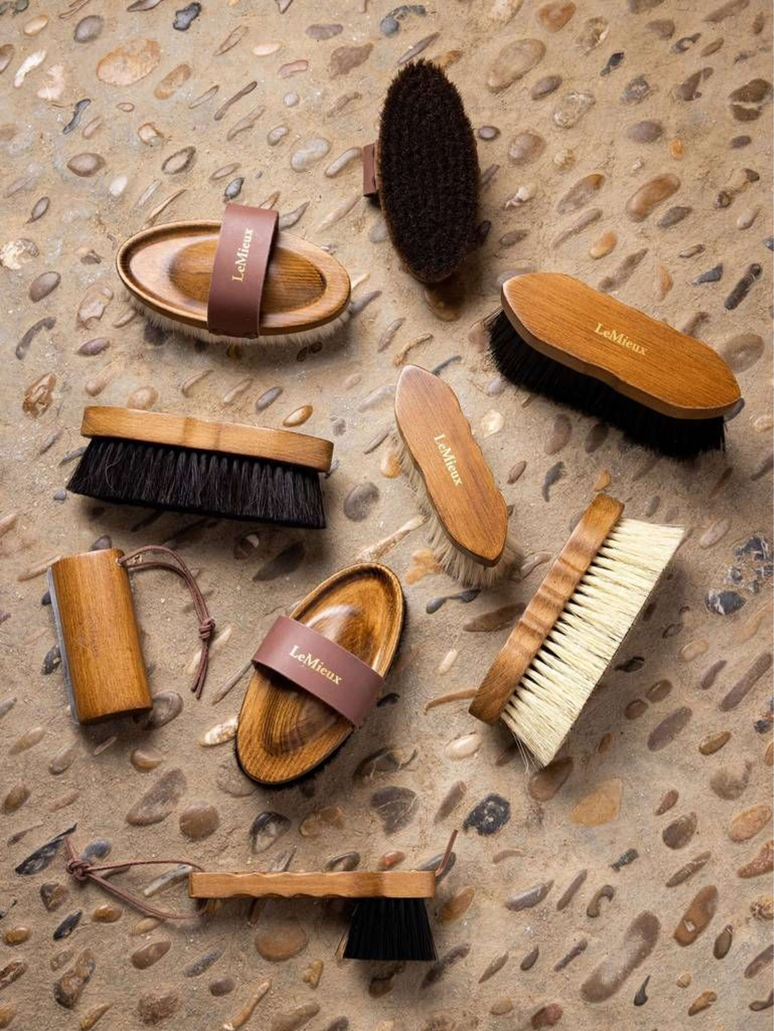 LeMieux Brosses Artisan Laine d'Agneau Marron - Image 4