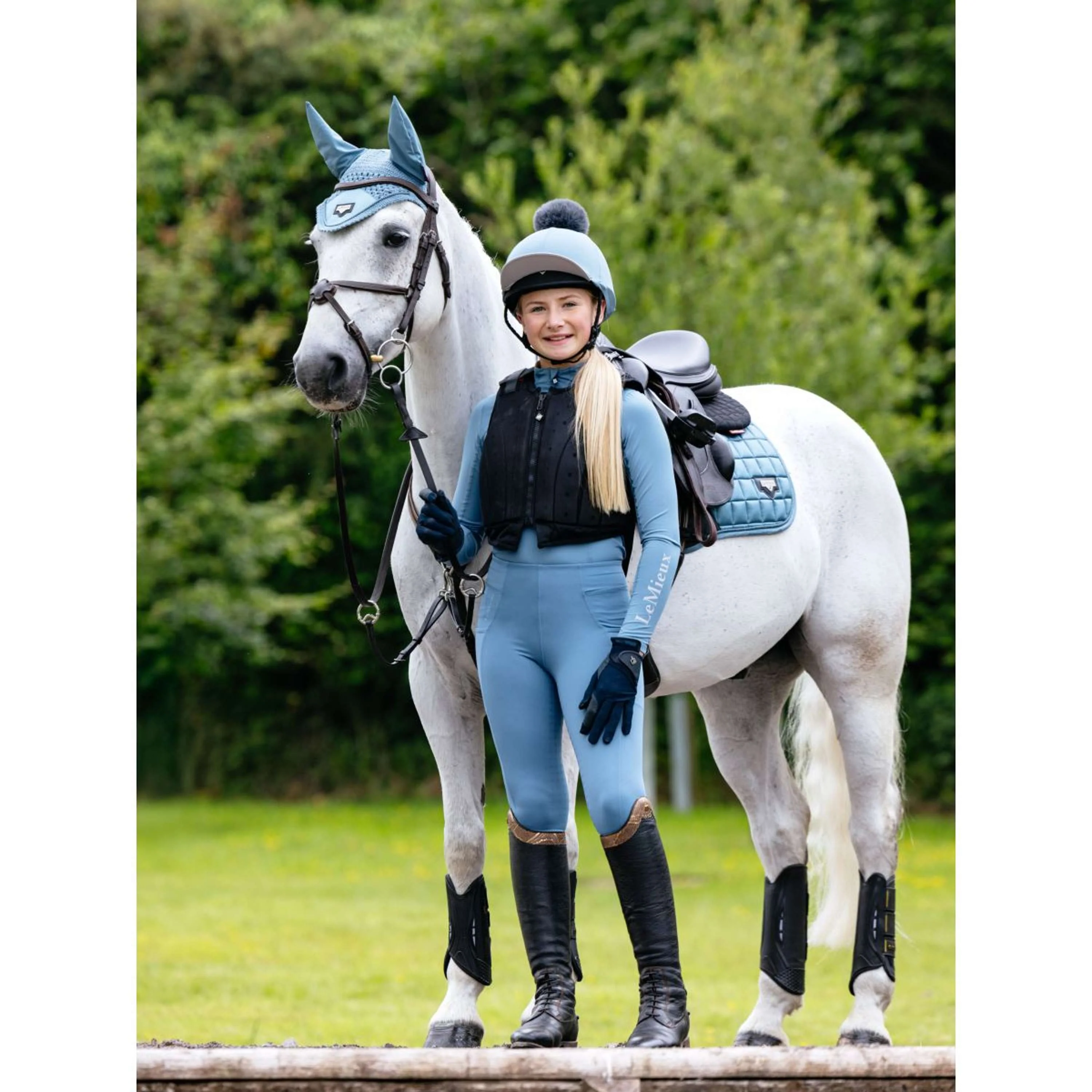 LeMieux Tapis de Selle Loire Classic Square Close Contact Ice Blue - Image 2