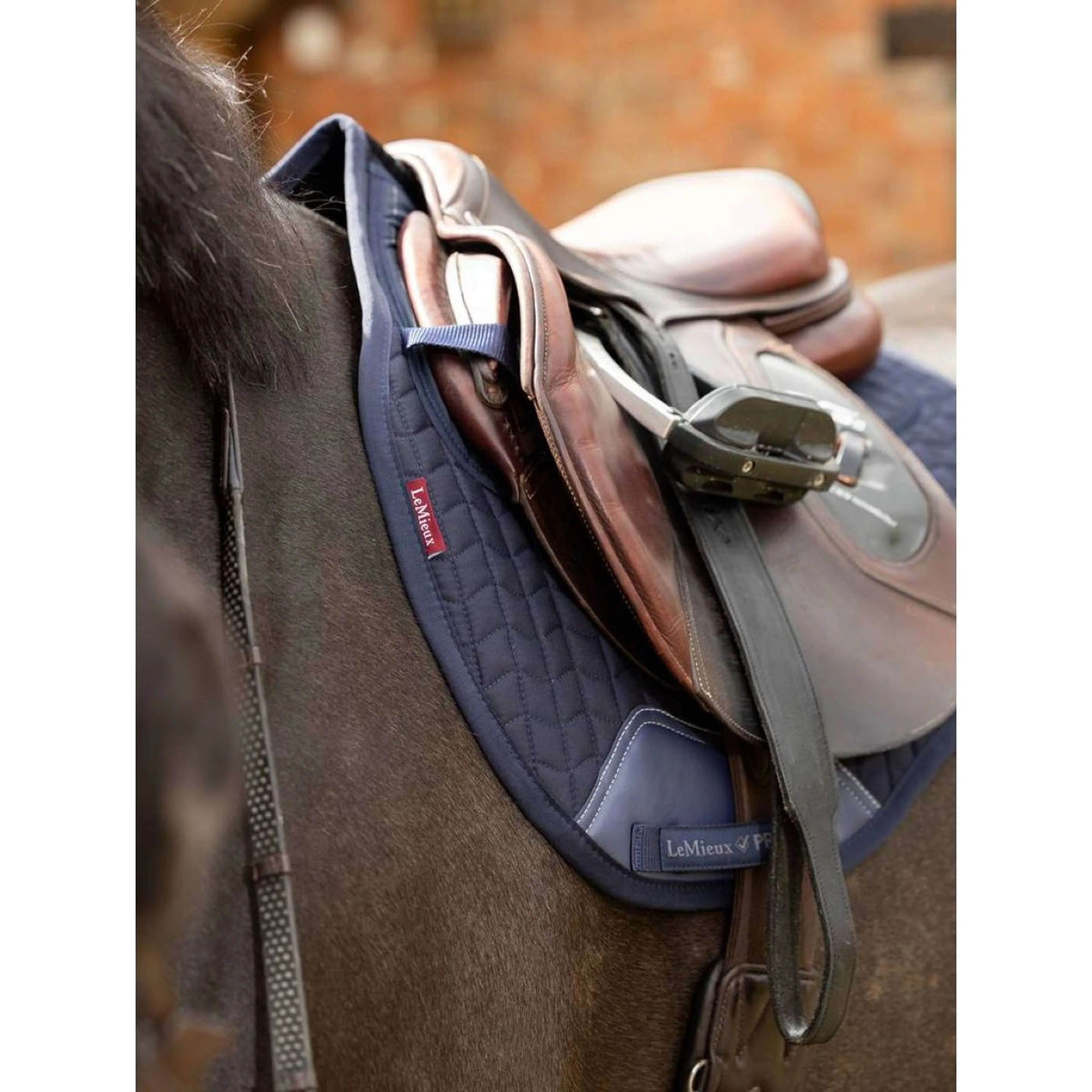 LeMieux Tapis de Selle Prosorb Plain 2 Pocket Polyvalent Marin - Image 3