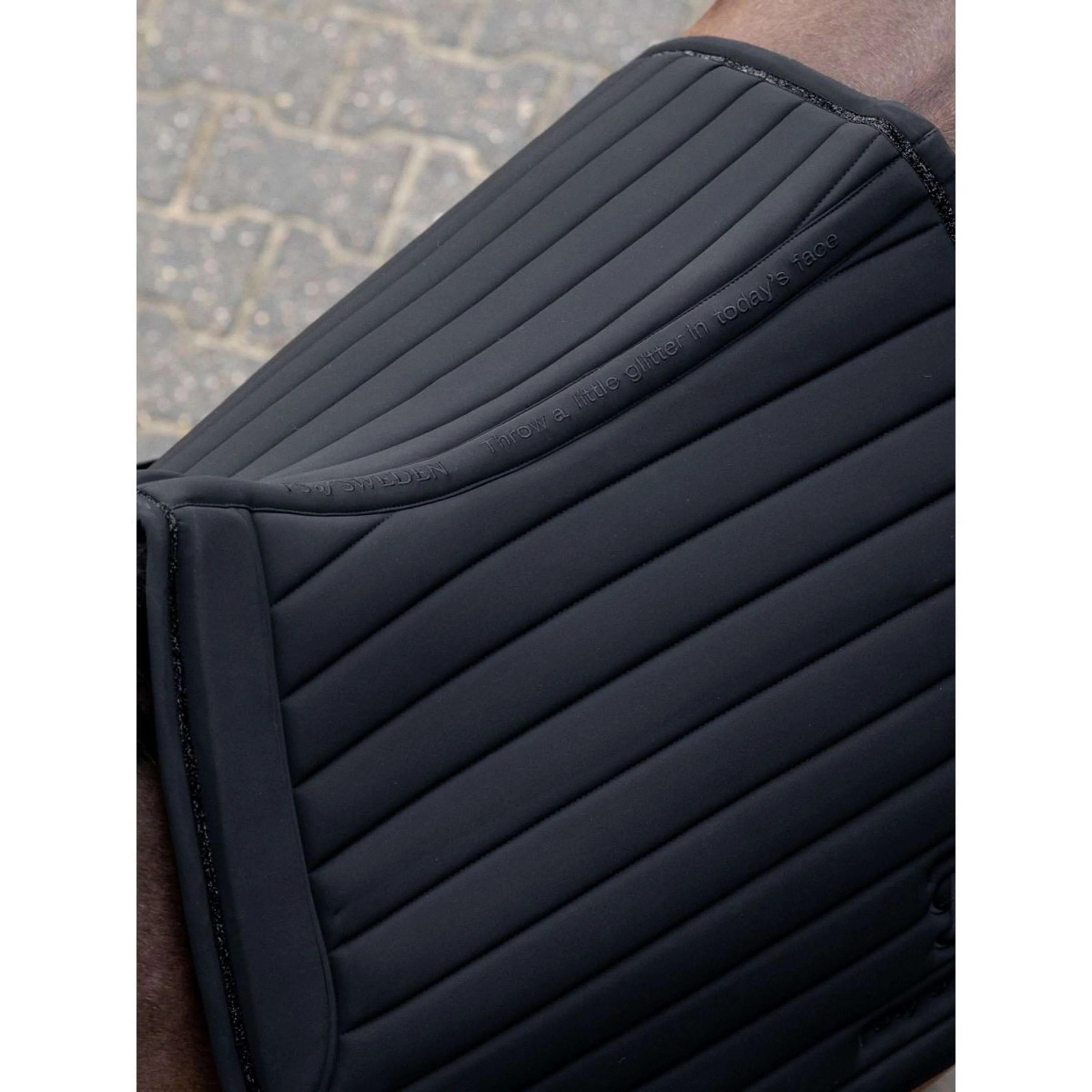 PS of Sweden Tapis de Selle Stripe Dressage Noir - Image 6
